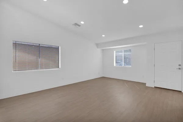 $1,950 | 6825 North 81st Lane, Glendale, AZ 85303