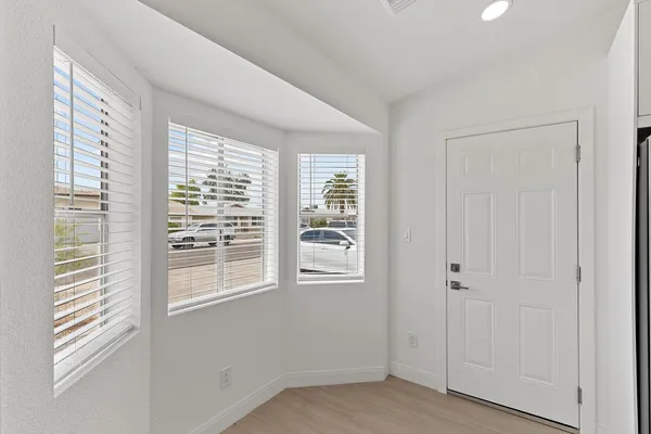 $1,950 | 6825 North 81st Lane, Glendale, AZ 85303