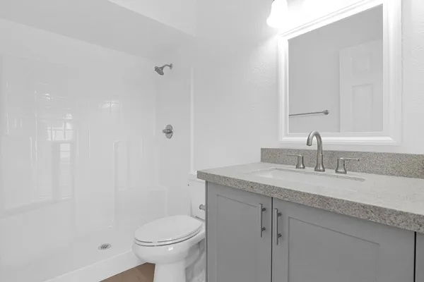 $1,950 | 6825 North 81st Lane, Glendale, AZ 85303