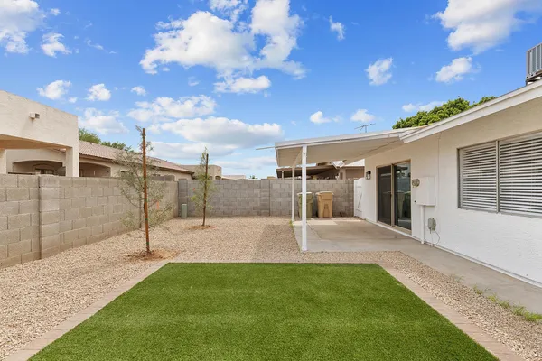 $1,950 | 6825 North 81st Lane, Glendale, AZ 85303