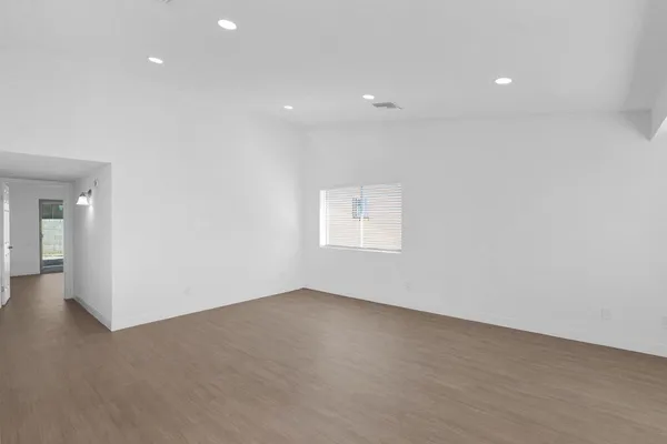 $1,950 | 6825 North 81st Lane, Glendale, AZ 85303