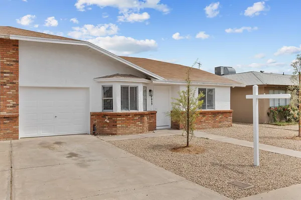 $1,950 | 6825 North 81st Lane, Glendale, AZ 85303