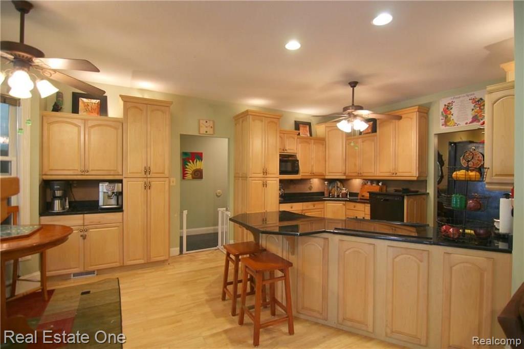29223 Crawford Road Romulus, MI 48174 - Photo 15 of 36