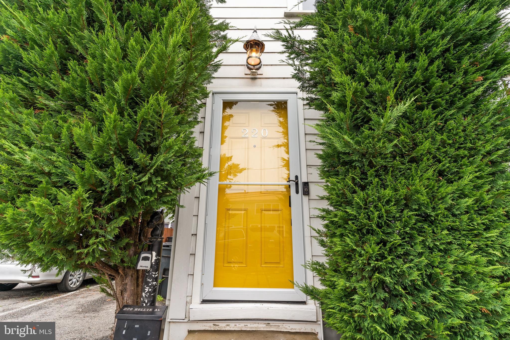 220 Hollis Alley Alexandria, VA 22314 - Photo 1 of 46