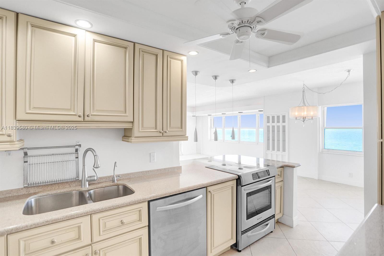 111 North Pompano Beach Boulevard, Unit PH9 Pompano Beach, FL 33062 - Photo 15 of 45