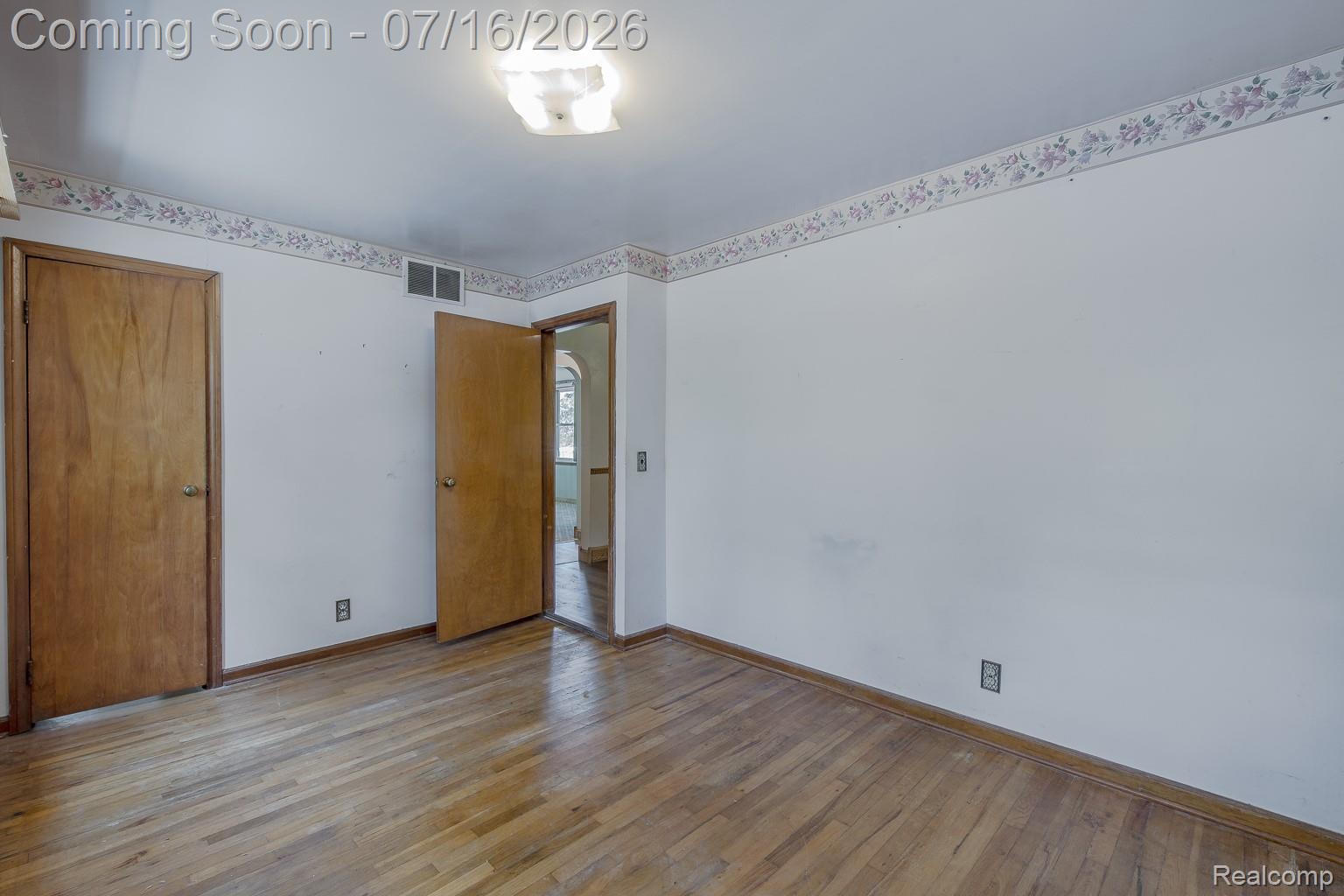 43995 Bemis Road Belleville, MI 48111 - Photo 26 of 67 First floor bedroom