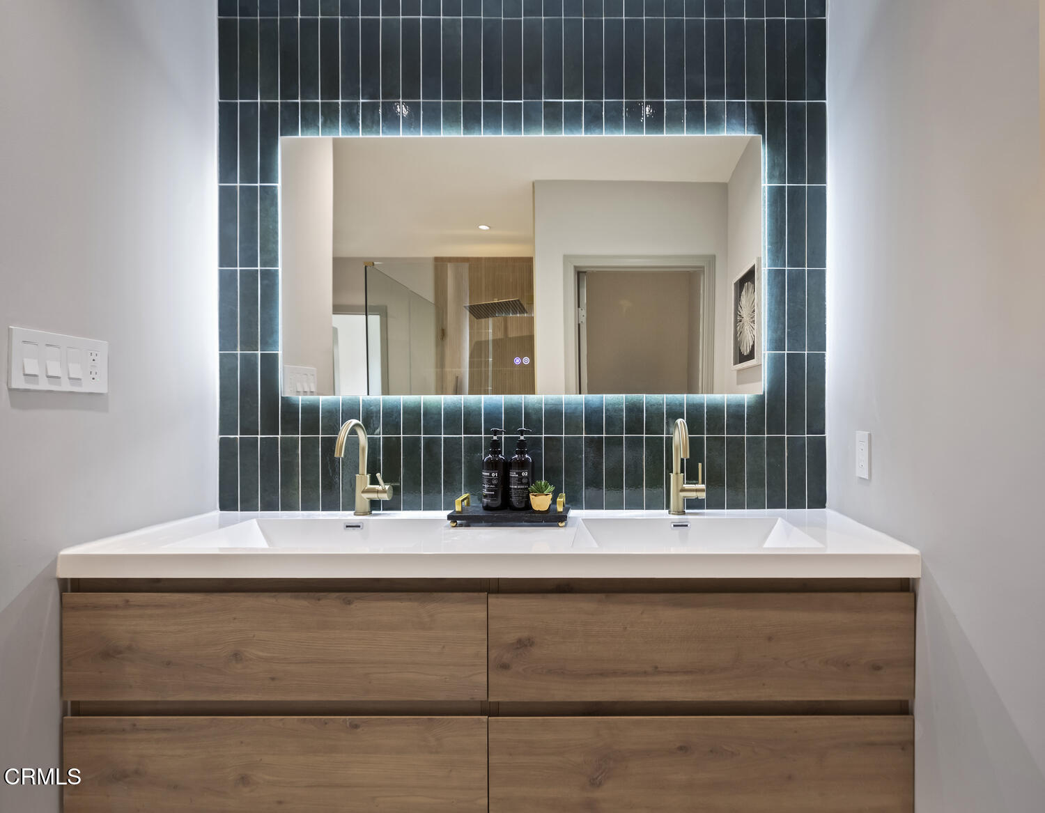 1780 North Altadena Drive Pasadena, CA 91107 - Photo 14 of 34 a bathroom with a sink and a mirror