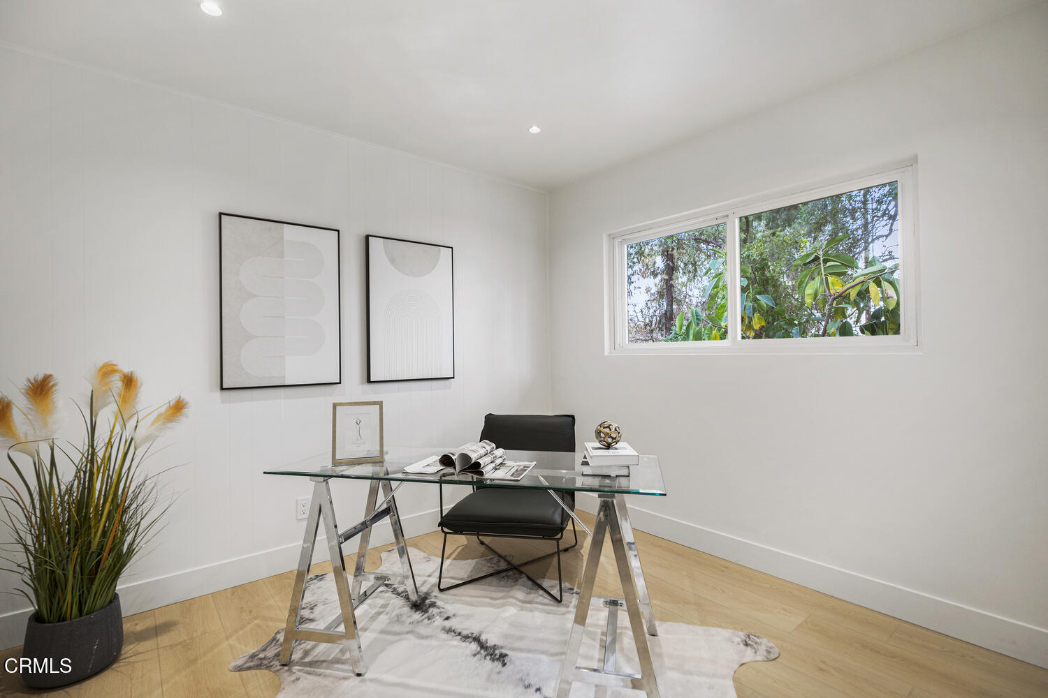1780 North Altadena Drive Pasadena, CA 91107 - Photo 21 of 34 a workspace with furniture and window