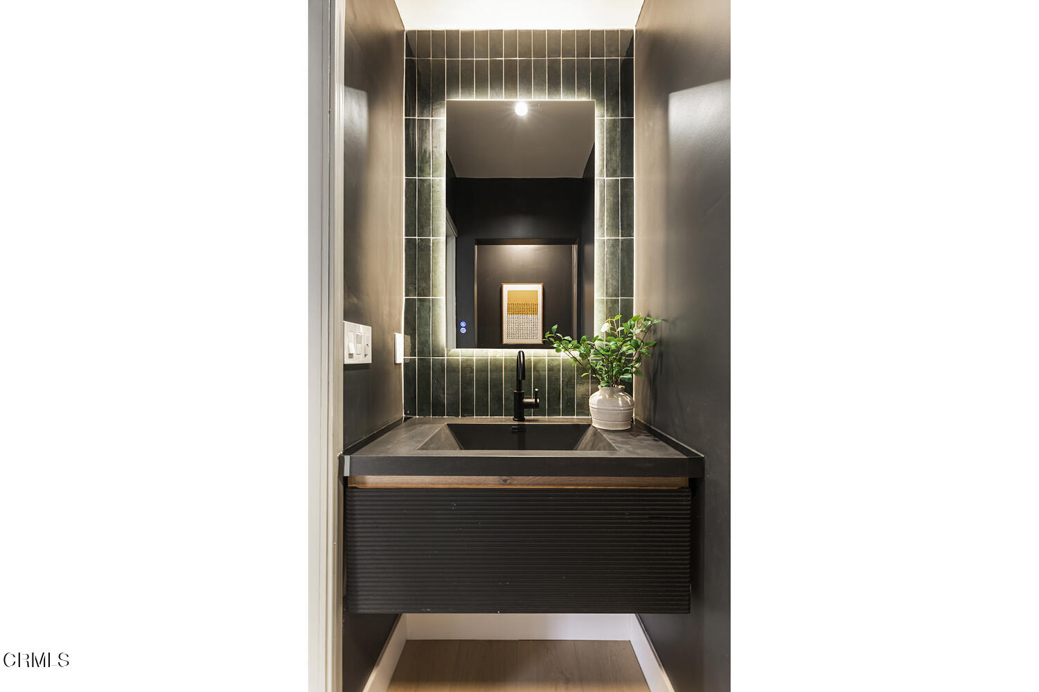 1780 North Altadena Drive Pasadena, CA 91107 - Photo 26 of 34 a dining room with a sink and mirror