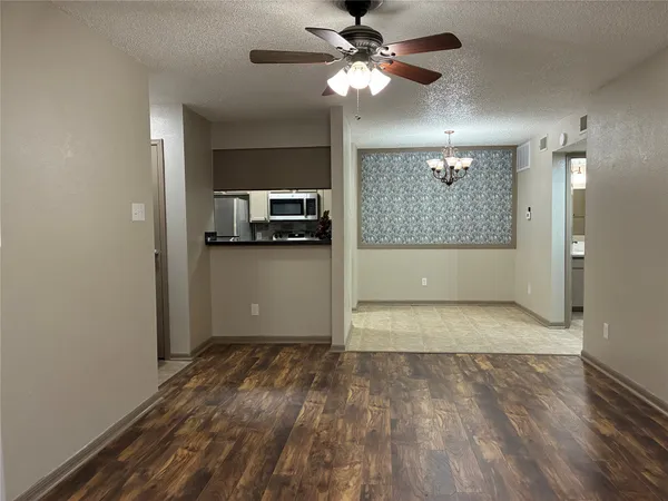 $1,050 | 2120 El Paseo Street, Unit 1901, Houston, TX 77054
