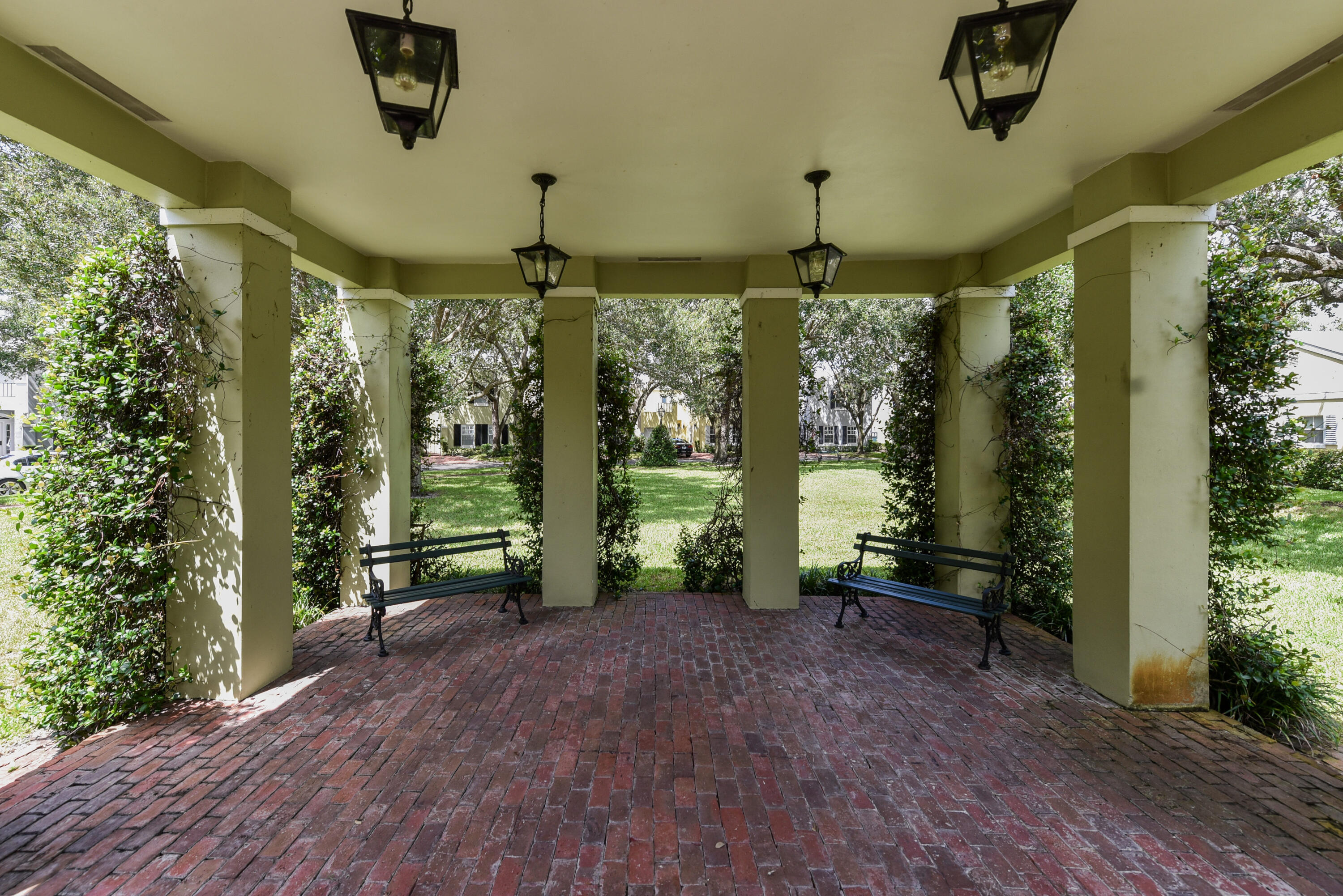 23325 Drayton Drive Boca Raton, FL 33433 - Photo 35 of 44