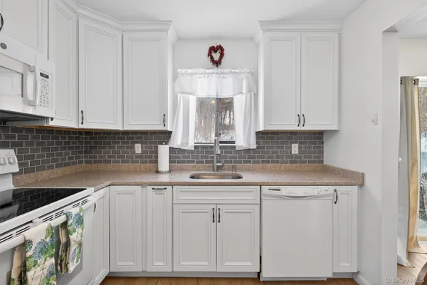 $339,900 | 607 Mountain Laurel Drive, Monroe, NY 10950