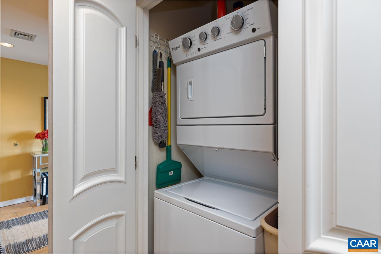1707 High Ridge Wintergreen, VA 22967 - Photo 37 of 50 a utility room with dryer and washer