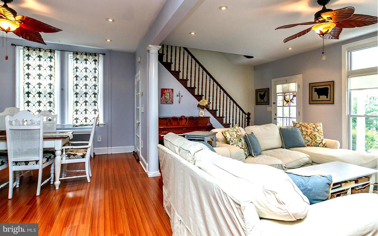21422 York Road Freeland, MD 21053 - Photo 10 of 30 Living Room
