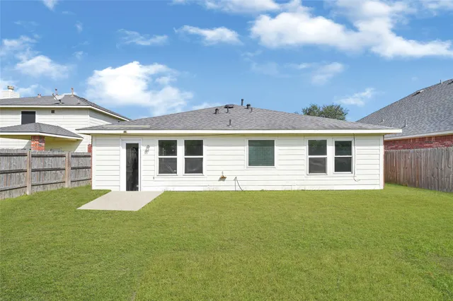 $274,900 | 1419 Chandler Park Lane, Fresno, TX 77545