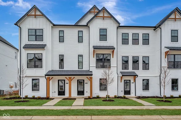 $319,990 | 4498 Yellowwood Avenue, Brownsburg, IN 46112