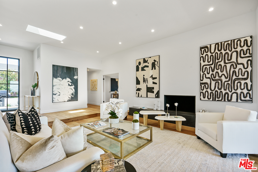 4132 Punta Alta Drive Los Angeles, CA 90008 - Photo 11 of 43 a living room with furniture and a large window