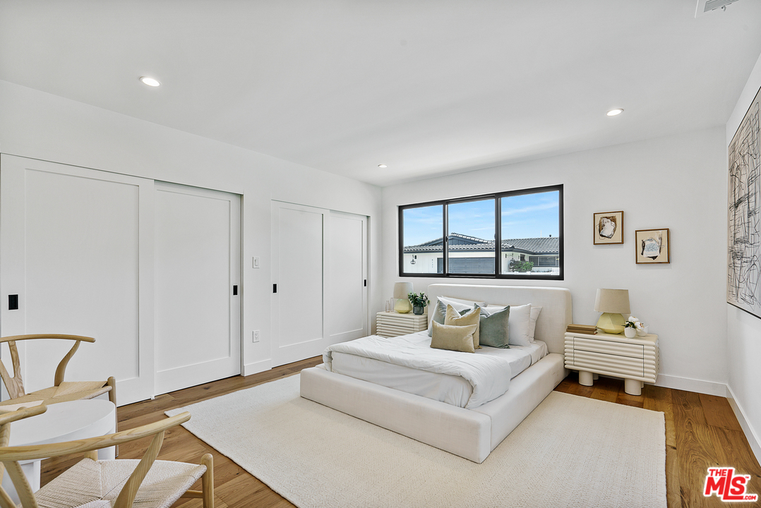 4132 Punta Alta Drive Los Angeles, CA 90008 - Photo 33 of 43 a living room with furniture and a window