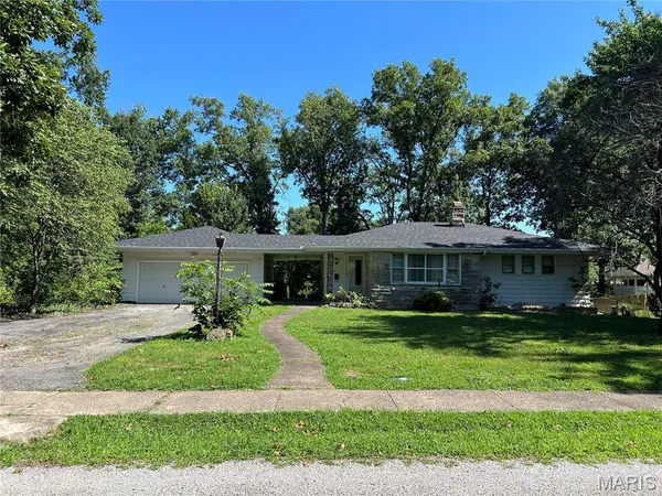 $125,000 | 715 Susan Esther Street, Benton, IL 62812