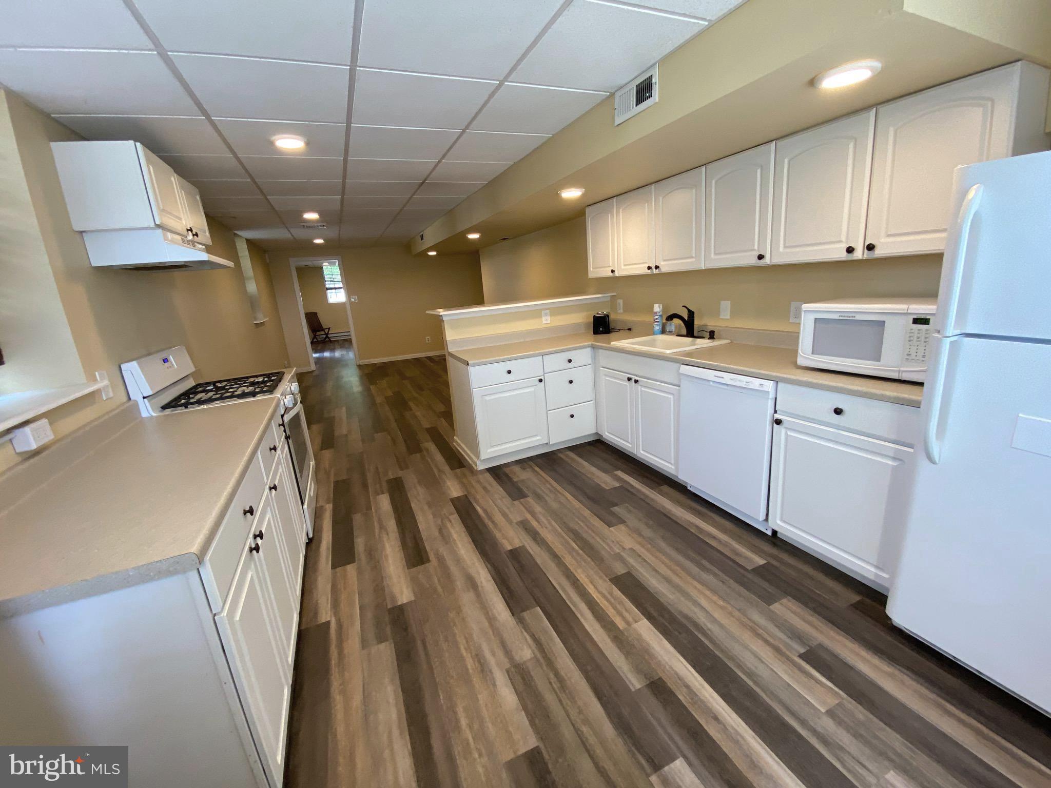 394 Croshaw Road, Unit B Wrightstown, NJ 08562 - Photo 15 of 16 Kitchen View 4