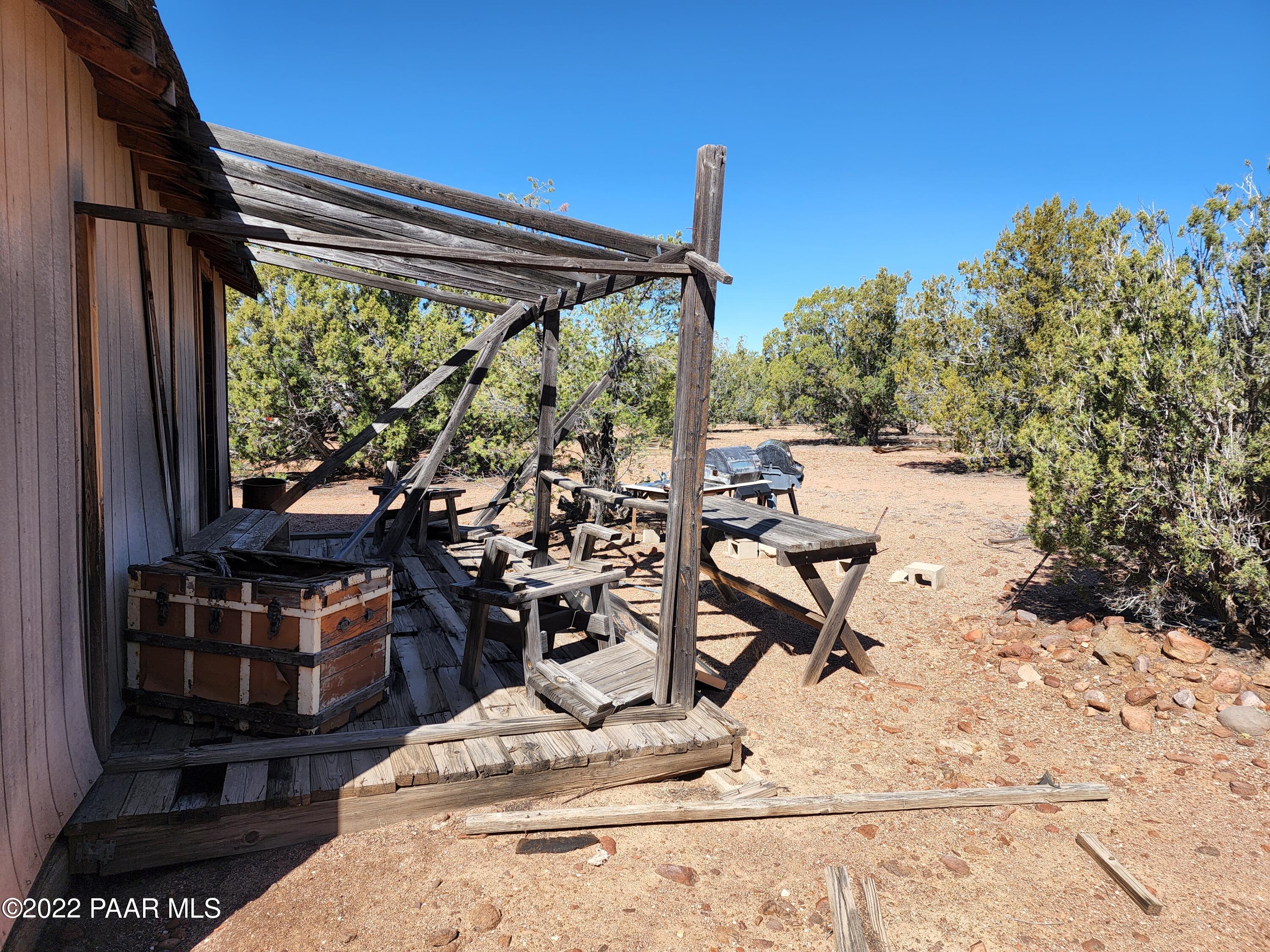 37306 West Howling Coyote Road Seligman, AZ 86337 - Photo 4 of 20 20220402_101834