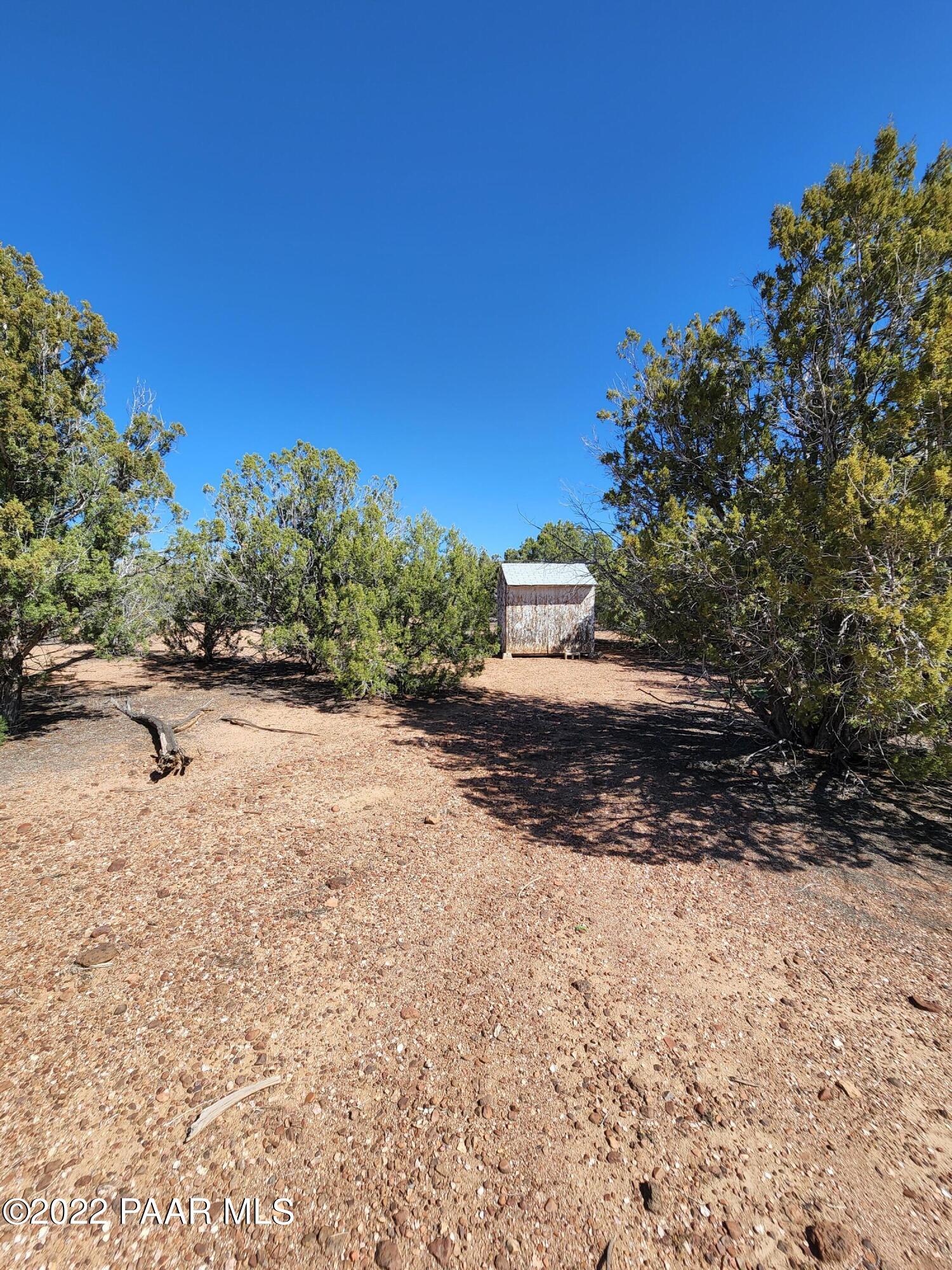 37306 West Howling Coyote Road Seligman, AZ 86337 - Photo 6 of 20 20220402_102155