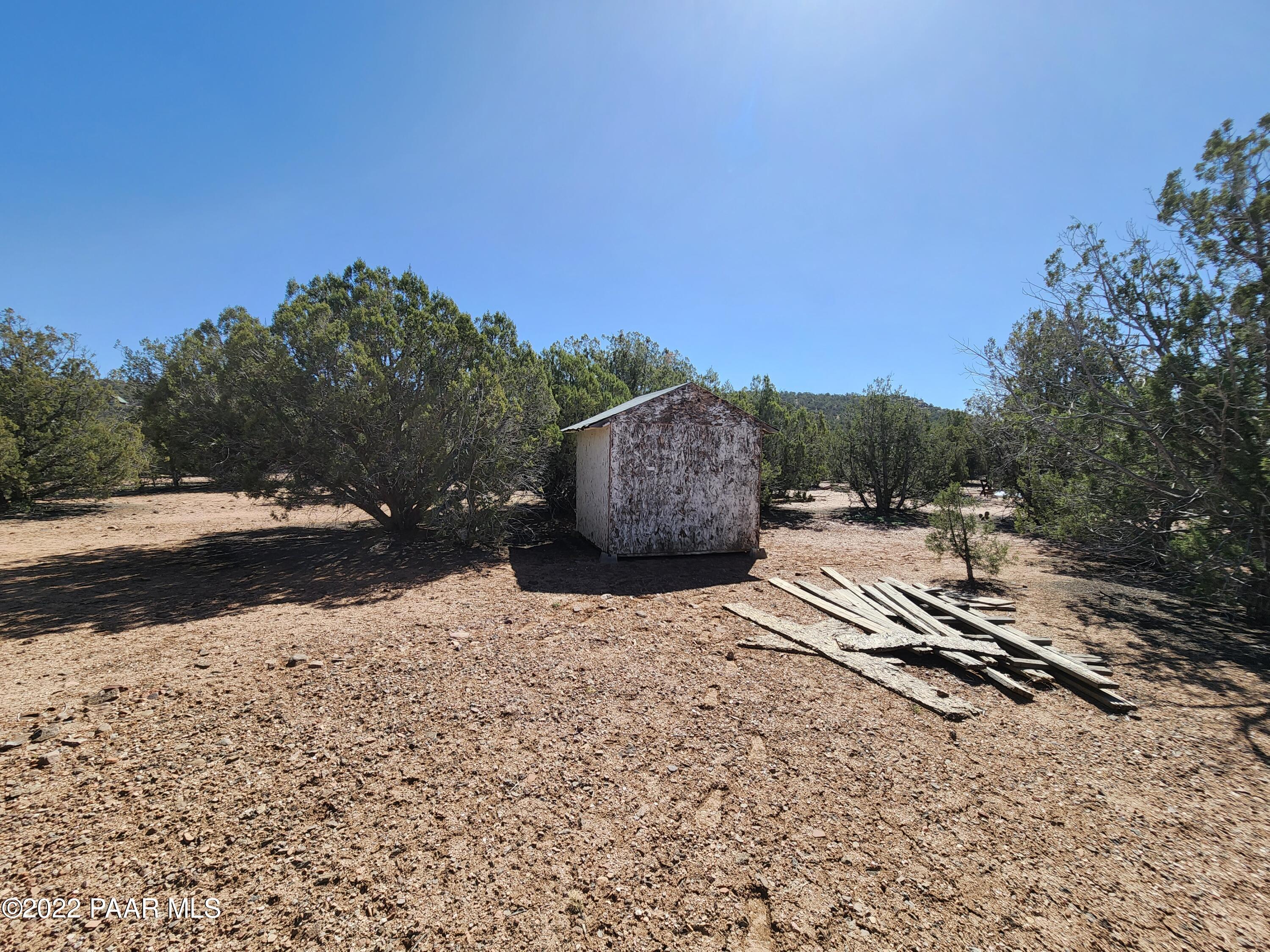37306 West Howling Coyote Road Seligman, AZ 86337 - Photo 7 of 20 20220402_102351
