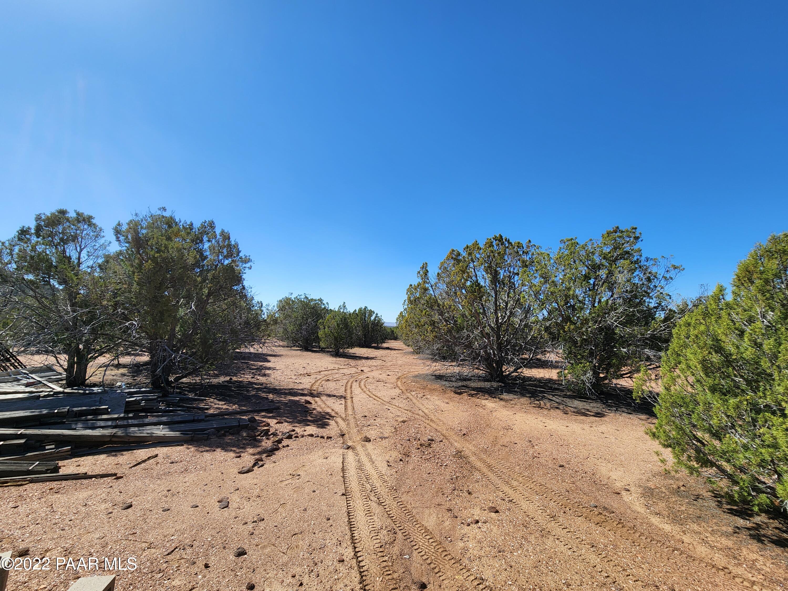 37306 West Howling Coyote Road Seligman, AZ 86337 - Photo 9 of 20 20220402_102518