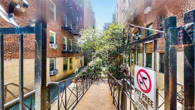 $709,000 | 41-07 42nd Street, Unit 2J | Sunnyside