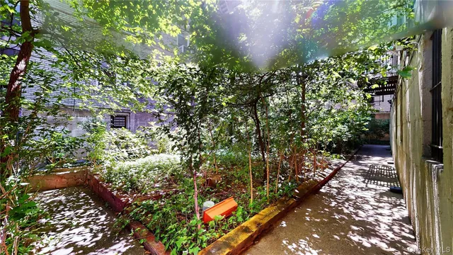 $709,000 | 41-07 42nd Street, Unit 2J | Sunnyside