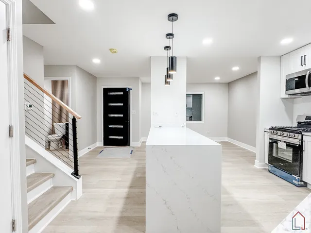 $374,900 | 864 Berkshire Place, Crete, IL 60417