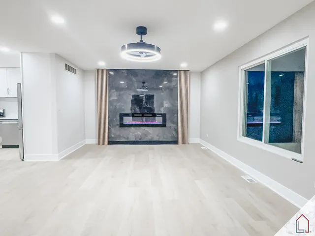 $374,900 | 864 Berkshire Place, Crete, IL 60417