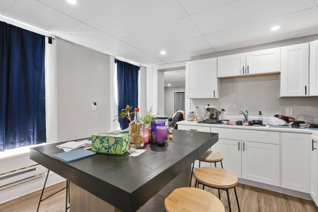 284 Maple Street Holyoke, MA 01040 - Photo 13 of 42