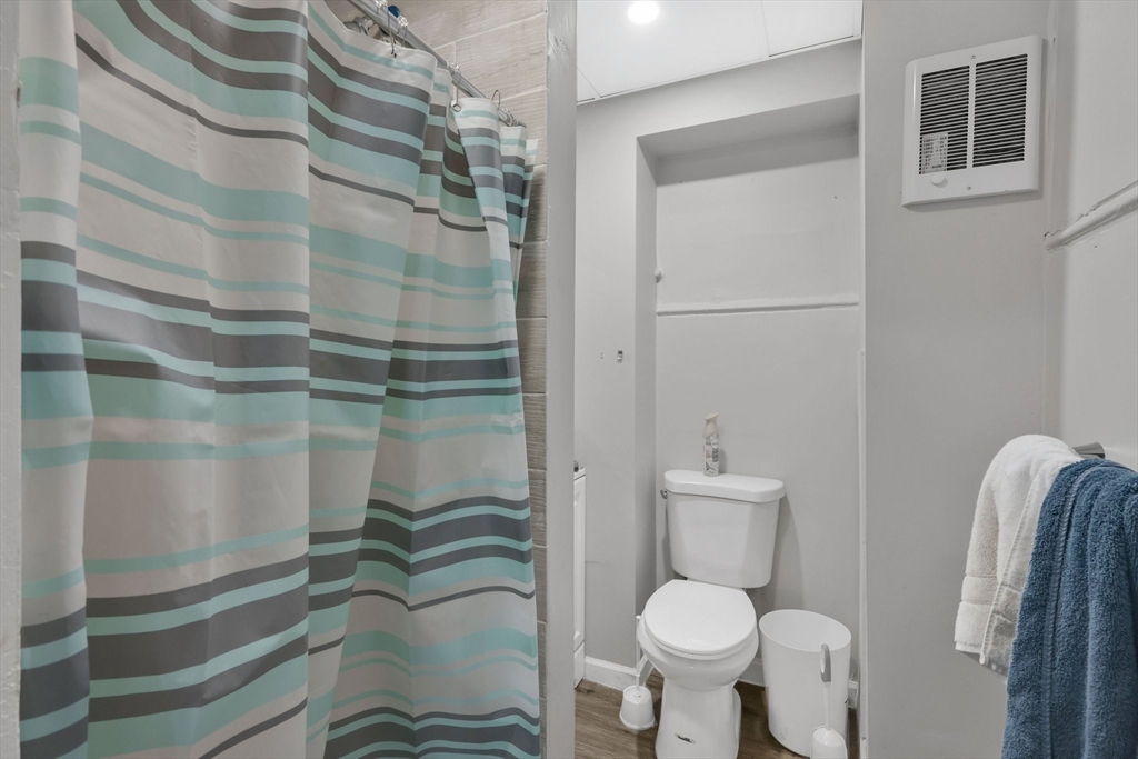 284 Maple Street Holyoke, MA 01040 - Photo 15 of 42