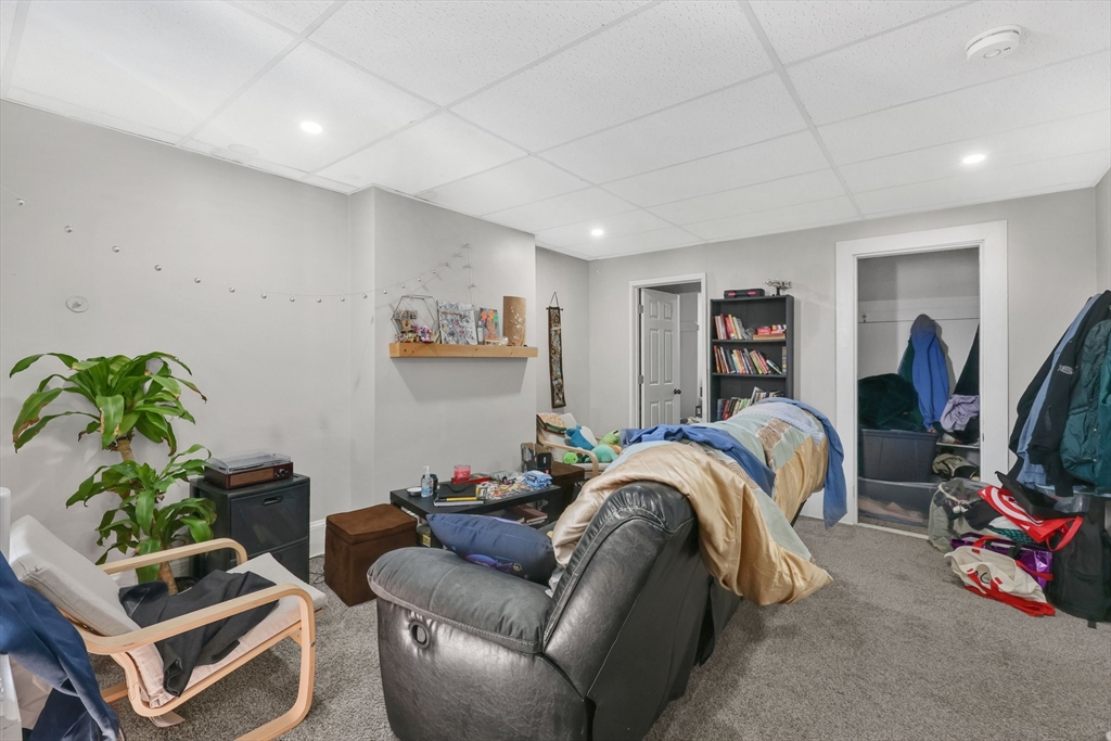 284 Maple Street Holyoke, MA 01040 - Photo 16 of 42