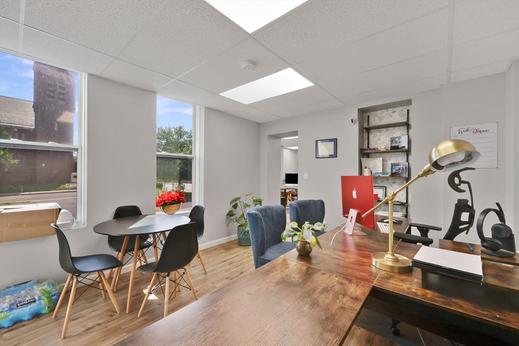 284 Maple Street Holyoke, MA 01040 - Photo 23 of 42