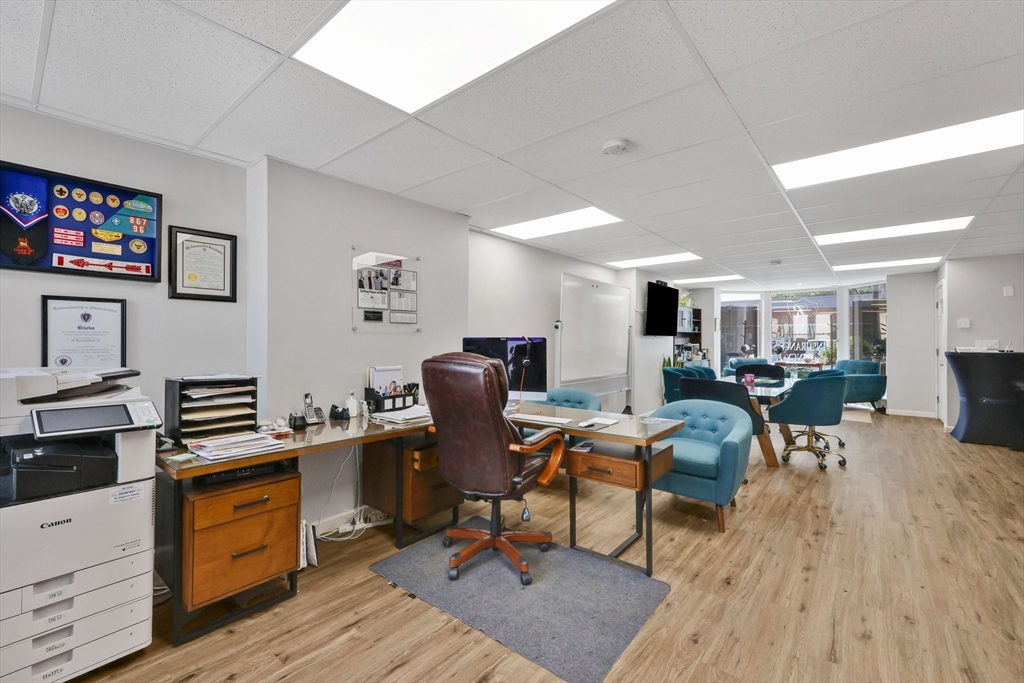 284 Maple Street Holyoke, MA 01040 - Photo 24 of 42