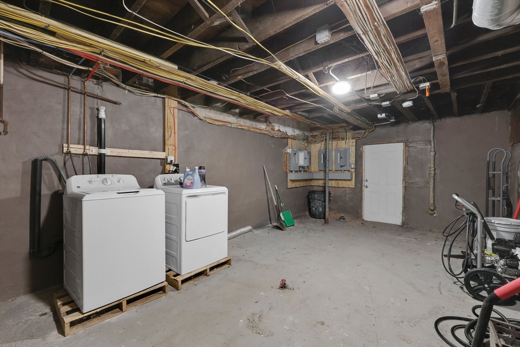 284 Maple Street Holyoke, MA 01040 - Photo 30 of 42