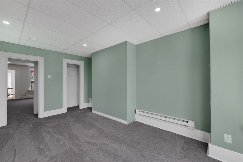 284 Maple Street Holyoke, MA 01040 - Photo 3 of 42