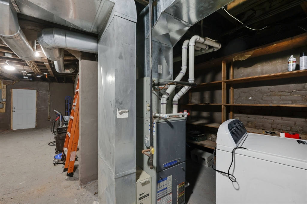 284 Maple Street Holyoke, MA 01040 - Photo 38 of 42