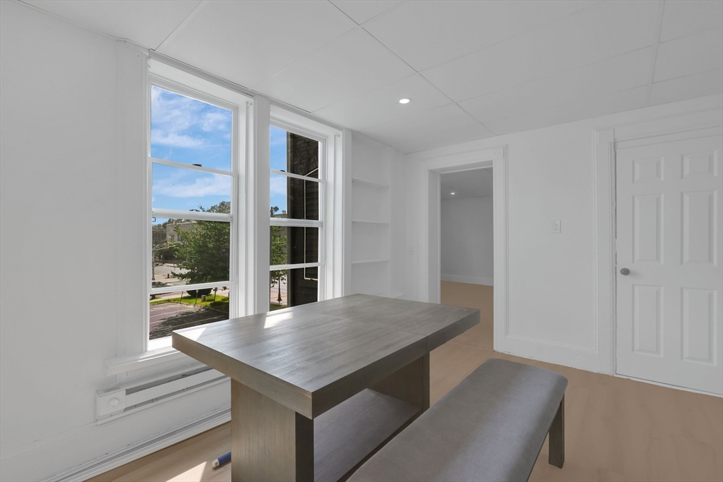 284 Maple Street Holyoke, MA 01040 - Photo 9 of 42