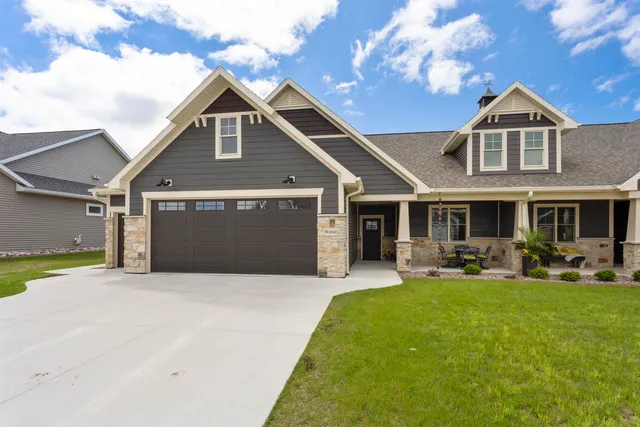 $495,000 | 4949 Cottage Lane, Sherwood, WI 54169