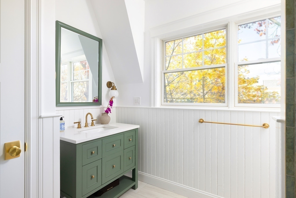 85 Naples Road Brookline, MA 02446 - Photo 23 of 35