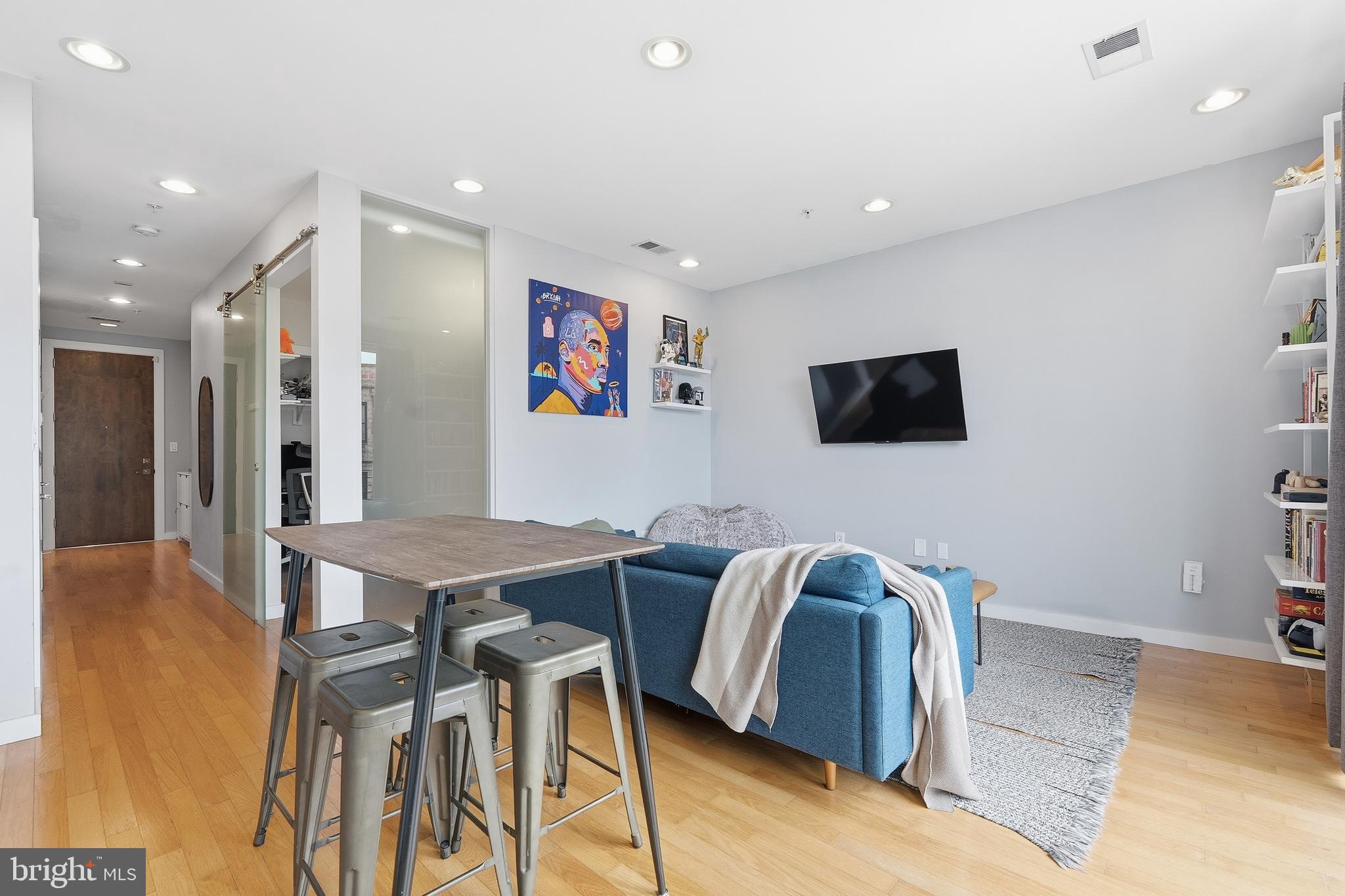 435 R Street Northwest, Unit 404 Washington, DC 20001 - Photo 19 of 36