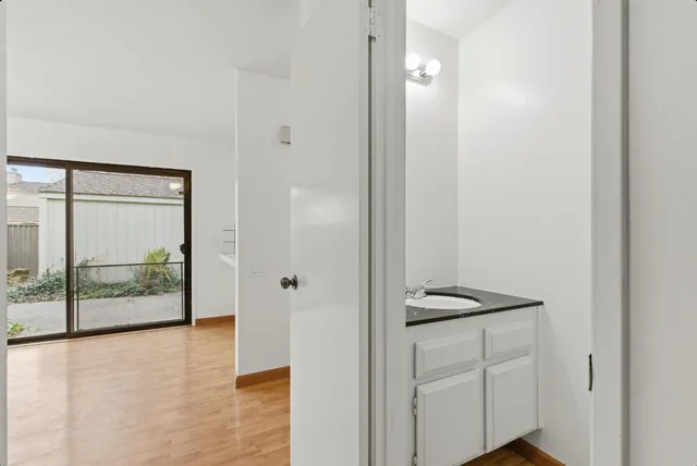 a view of utility room