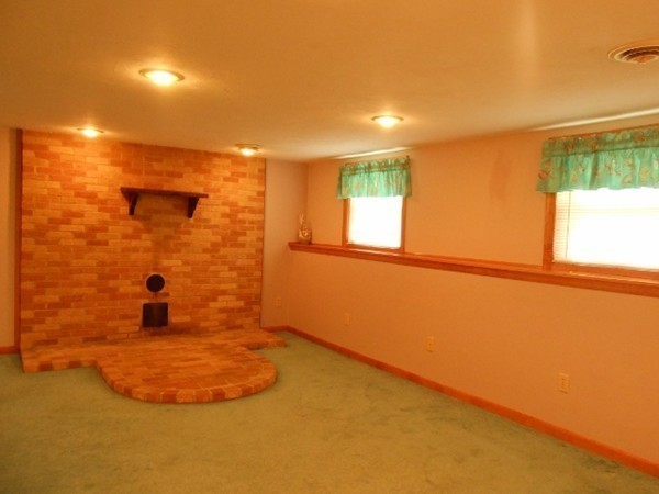 52 Michael Road Dracut, MA 01826 - Photo 15 of 21 Gallery Image 15