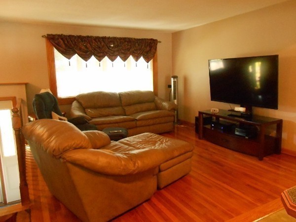 52 Michael Road Dracut, MA 01826 - Photo 2 of 21 Gallery Image 2