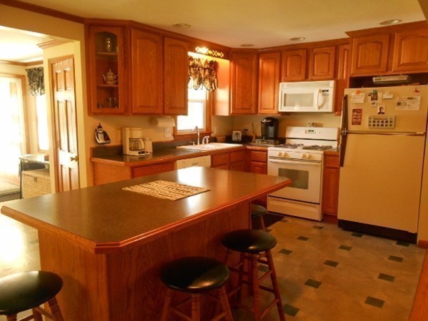 52 Michael Road Dracut, MA 01826 - Photo 4 of 21 Gallery Image 4