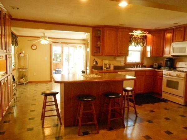 52 Michael Road Dracut, MA 01826 - Photo 5 of 21 Gallery Image 5
