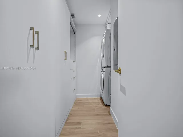 $4,450,000 | 2678 Tigertail Avenue, Unit 1806, Miami, FL 33133